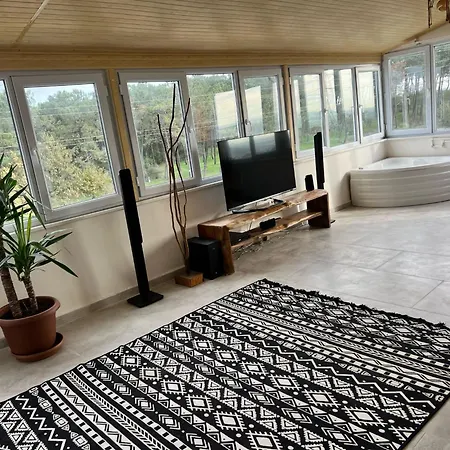 Forest Kral Hostel Arnavutkoy